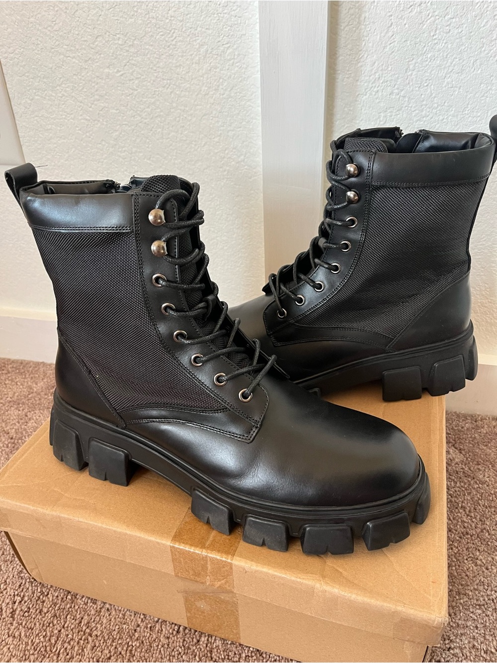 Steve Madden Women's 12 Leather Combat Boots NWT. - Picture 2 of 12